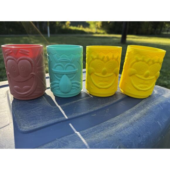 ⭐️Set Of 4 Burger King SpongeBob Cups - Picture 1 of 2